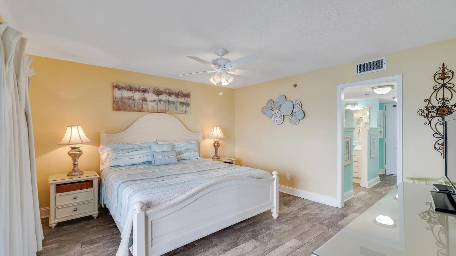 Commodore 605 3 Bedroom 3 Ba With 2 Beachfront Masters Panama City Beach 0*,  USA