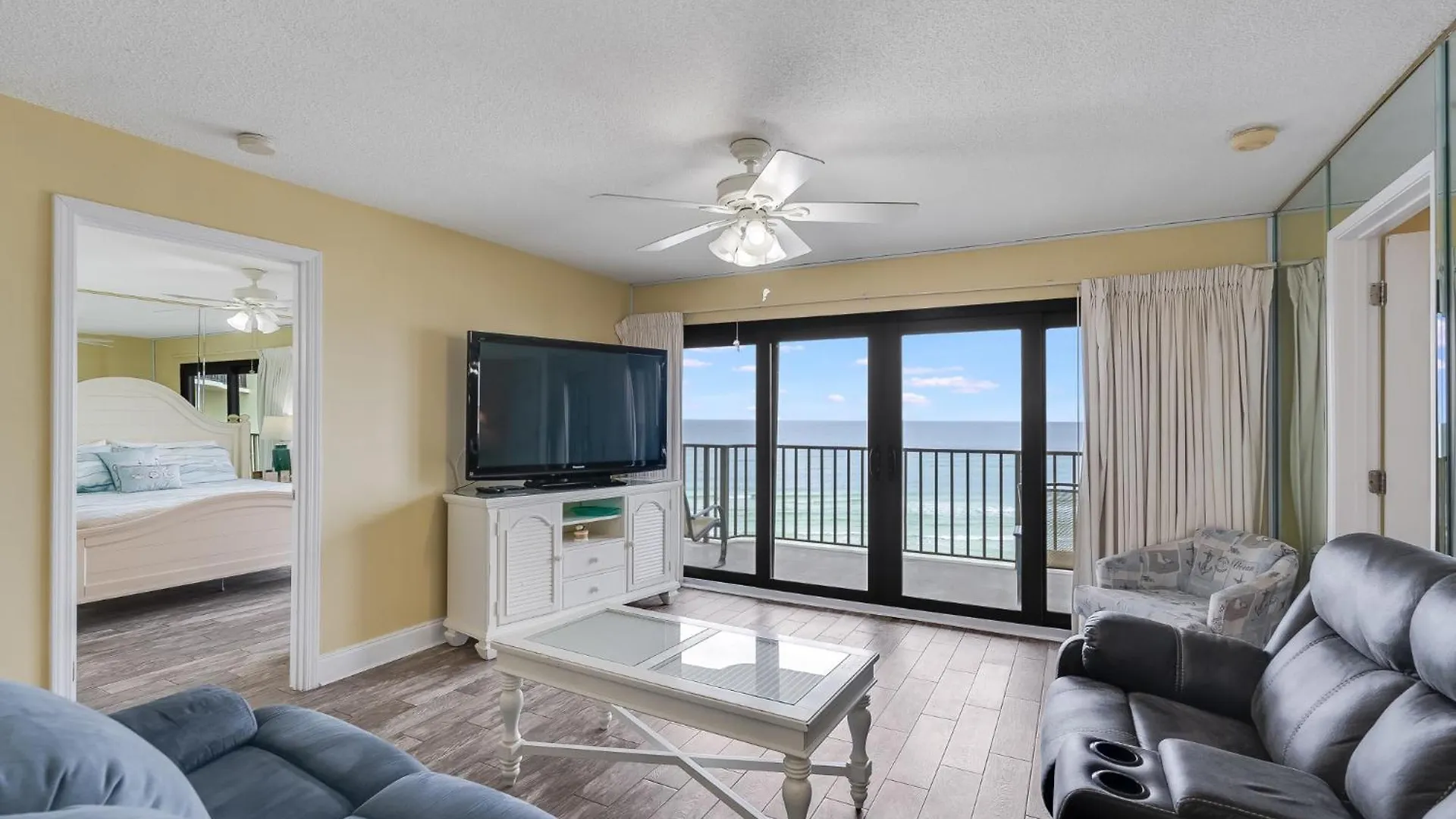 Commodore 605 3 Bedroom 3 Ba With 2 Beachfront Masters Panama Stadt Apartment